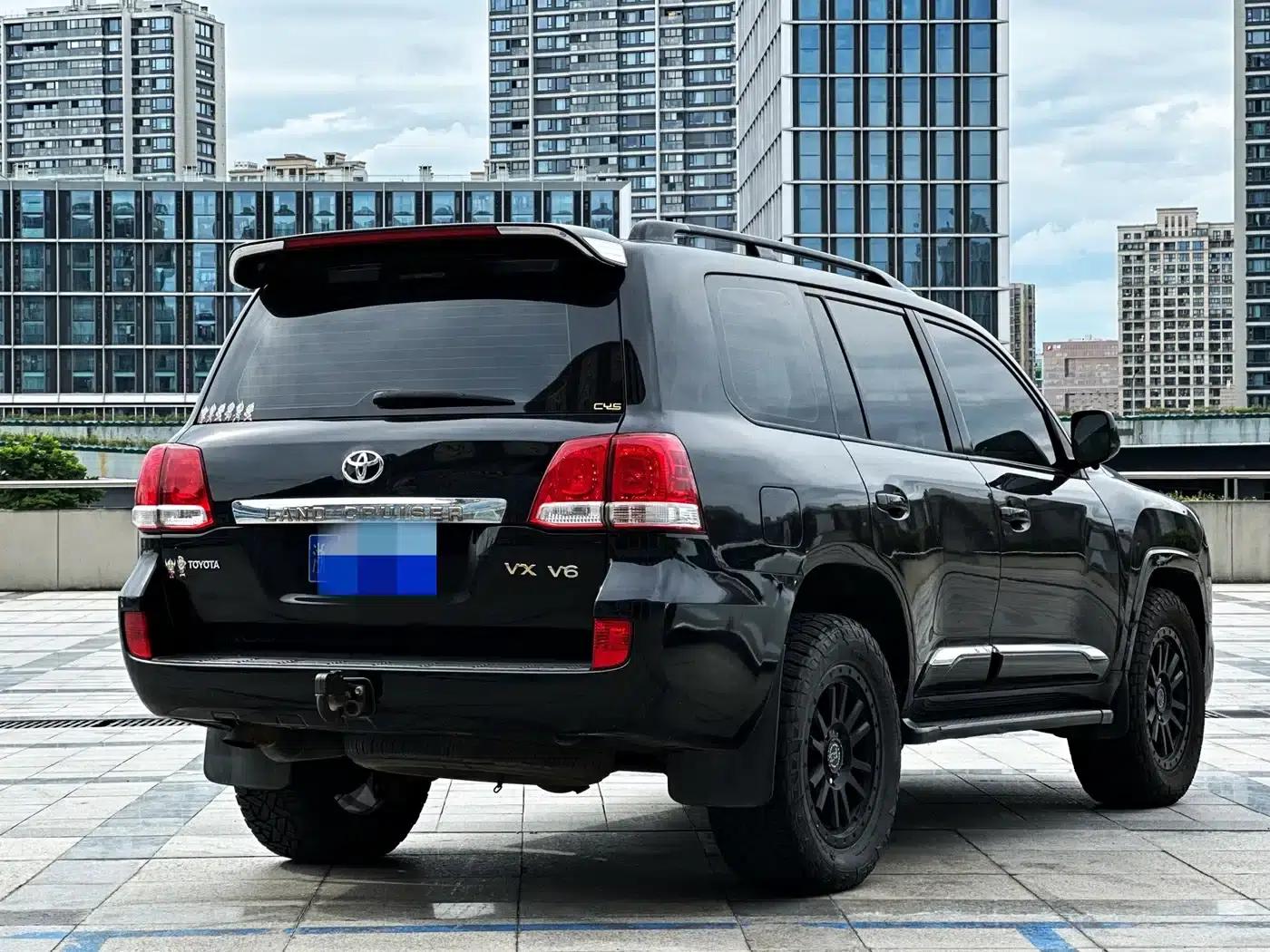 2010 Land Cruiser 4.0L Automatic VX — миниатюра 5