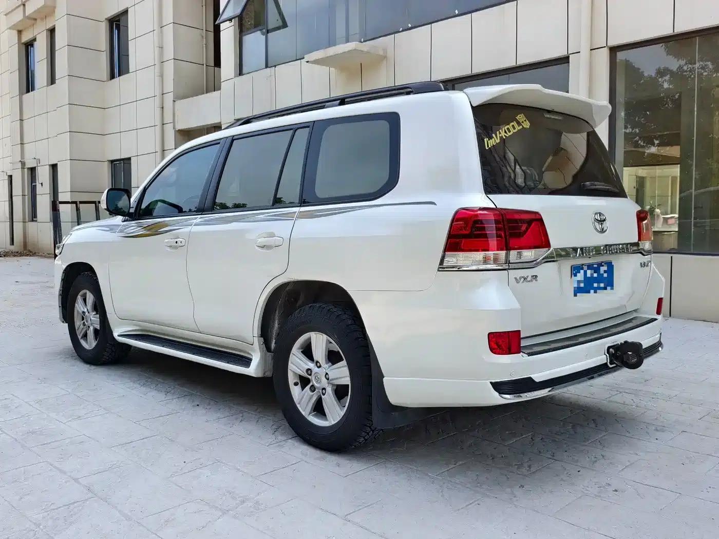 2016 Land Cruiser (Imported) 4.0L Middle East Edition — миниатюра 2