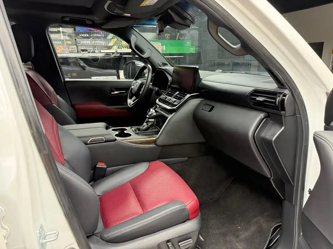 2023 Land Cruiser (Imported) 3.5L Middle East Edition — миниатюра 11
