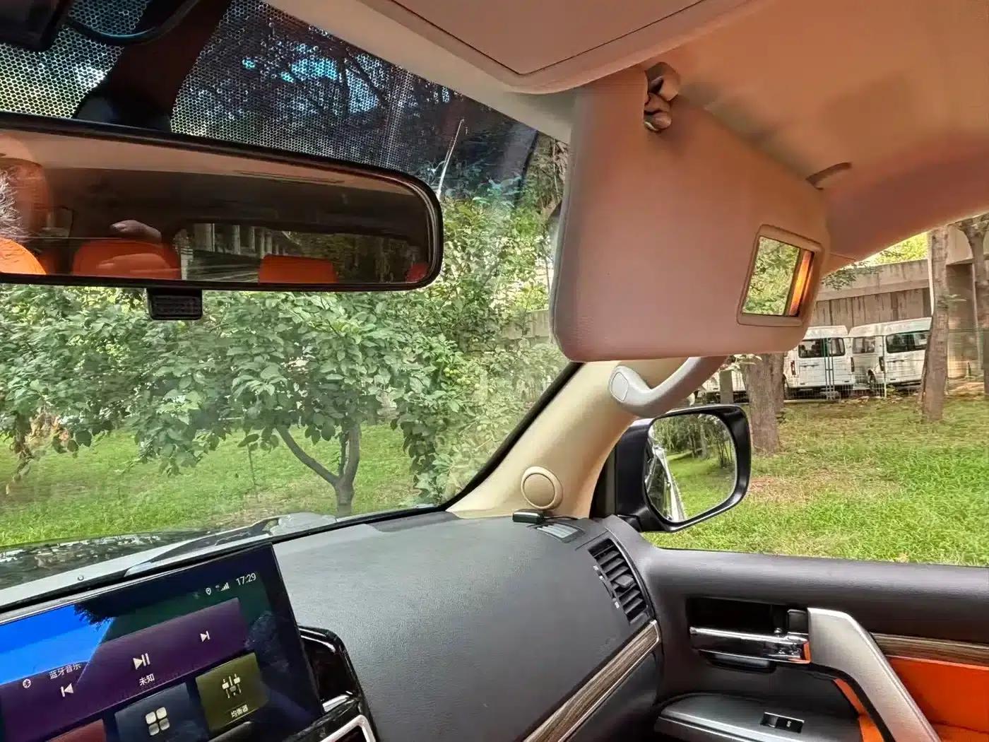 2016 Land Cruiser (Imported) 4.0L Automatic — миниатюра 18