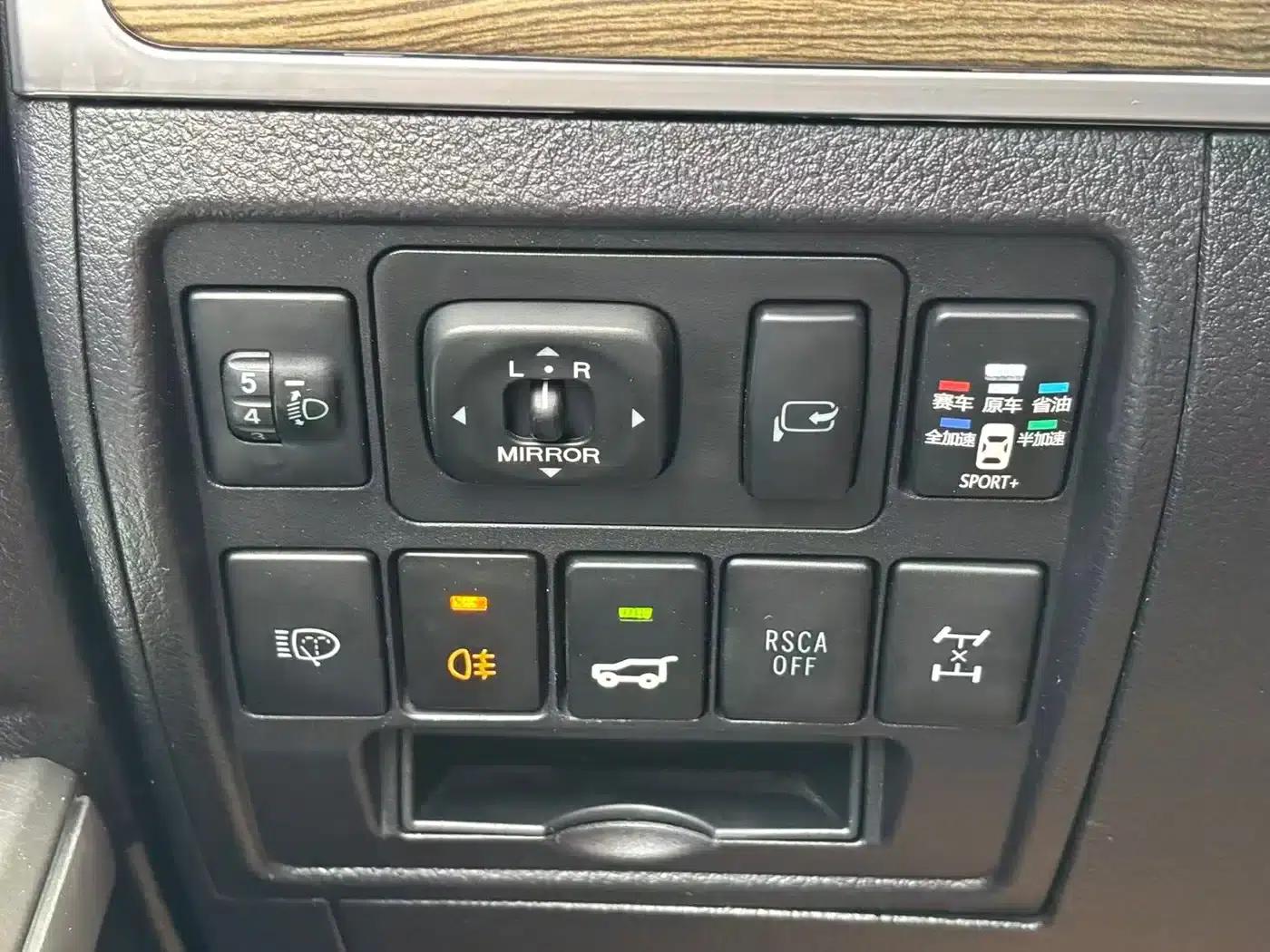 2016 Land Cruiser (Imported) 4.0L Automatic — миниатюра 19