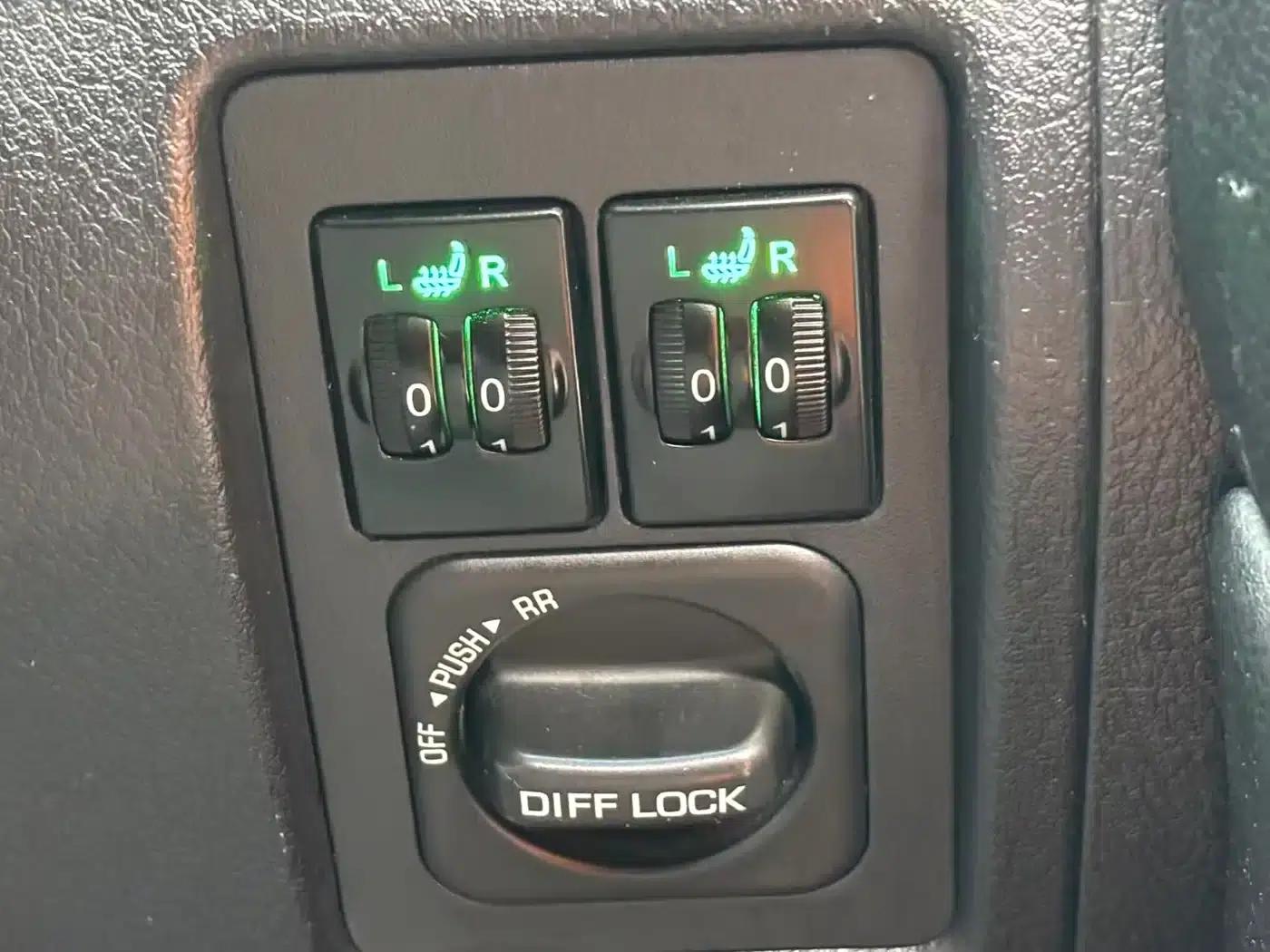 2016 Land Cruiser (Imported) 4.0L Automatic — миниатюра 20