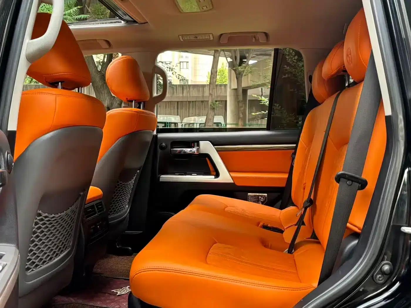 2016 Land Cruiser (Imported) 4.0L Automatic — миниатюра 9