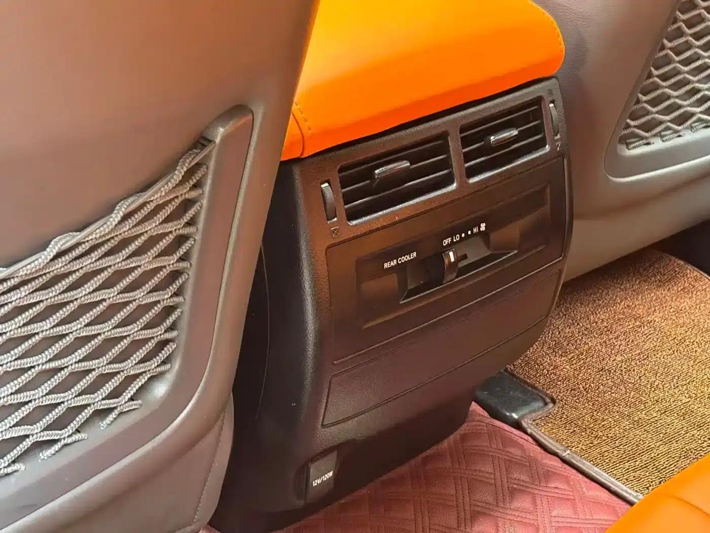 2016 Land Cruiser (Imported) 4.0L Automatic — миниатюра 10
