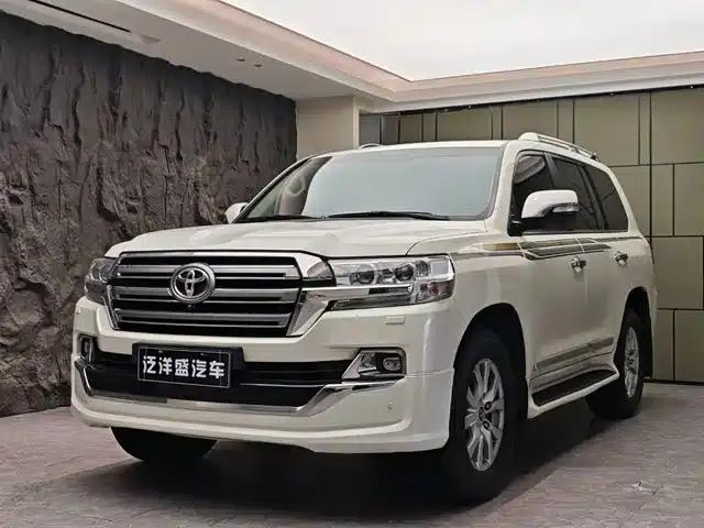 2018 Land Cruiser (Imported) 5.7L VX-R