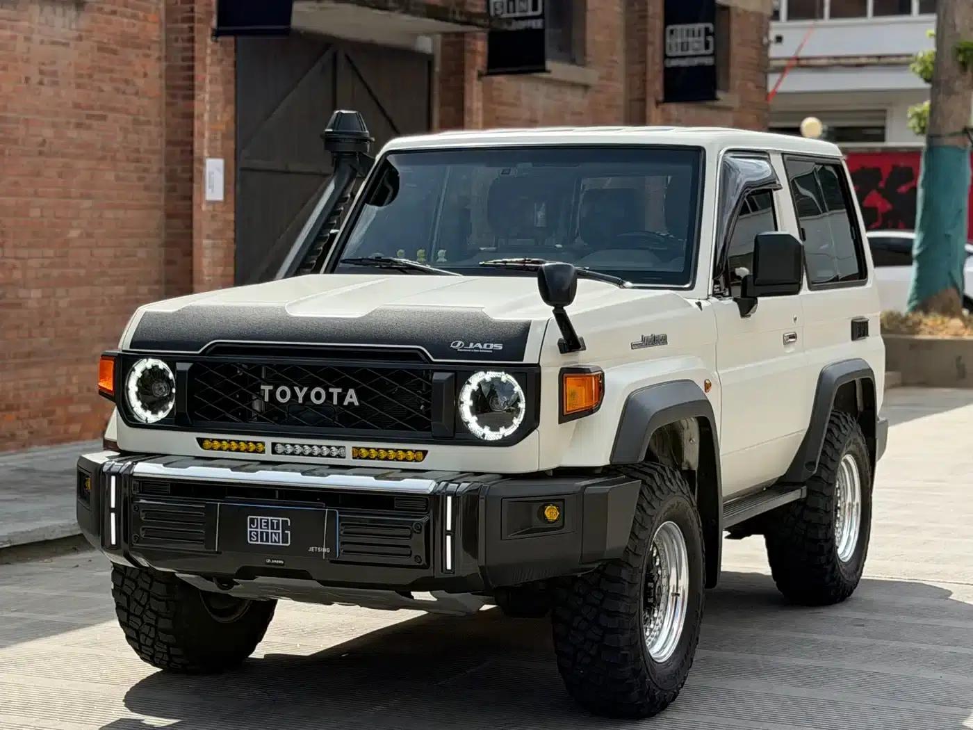 Land Cruiser (Imported) LC71 2023 Model 4.0L Automatic — миниатюра 2