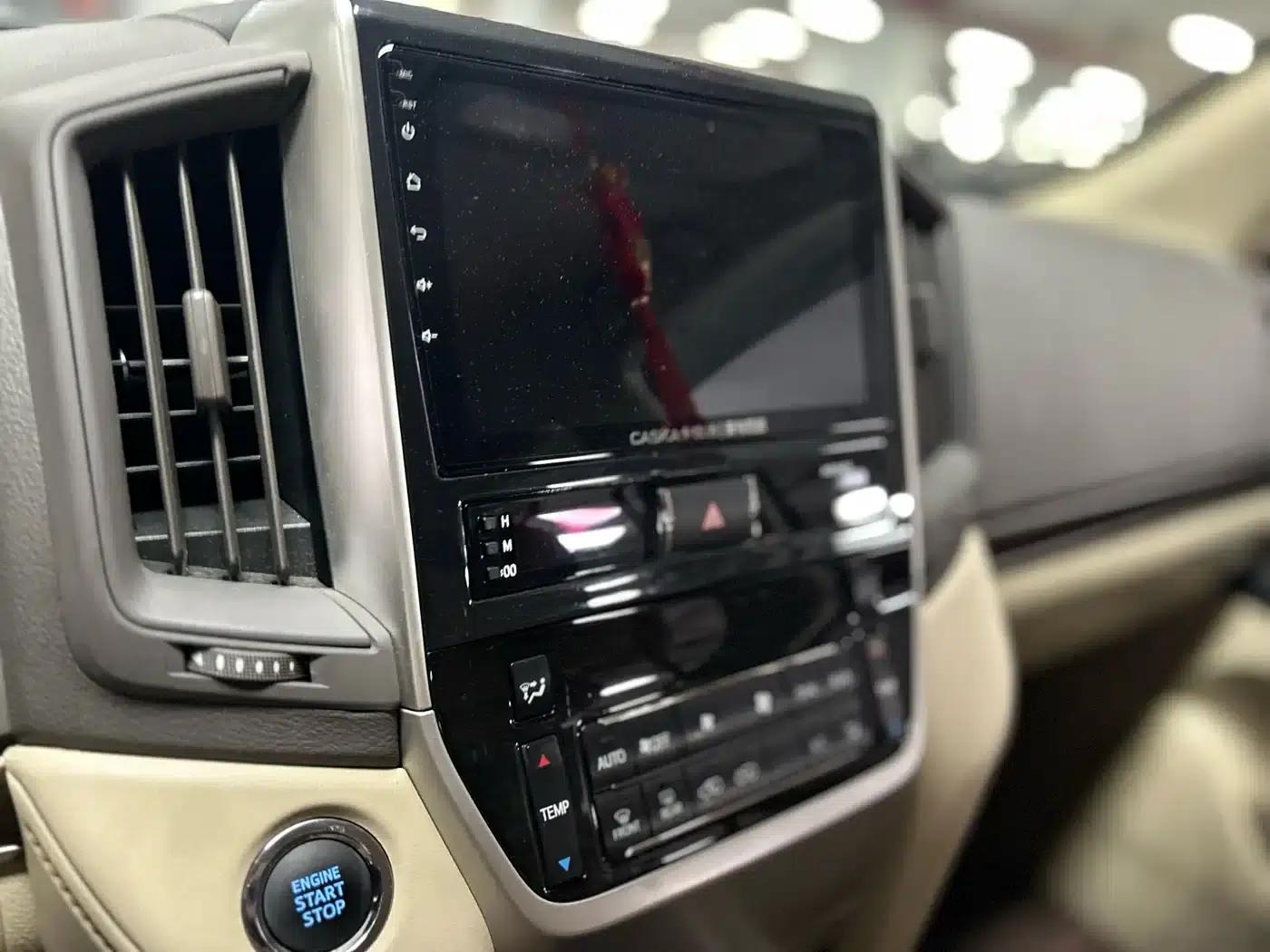 2019 Land Cruiser (Imported) 4.0L Middle East Edition — миниатюра 7