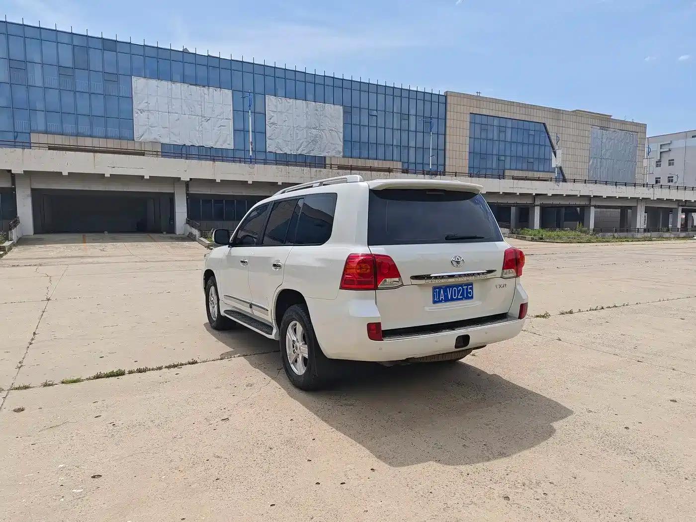 2014 Land Cruiser (Imported) 4.0L GX-R — миниатюра 19