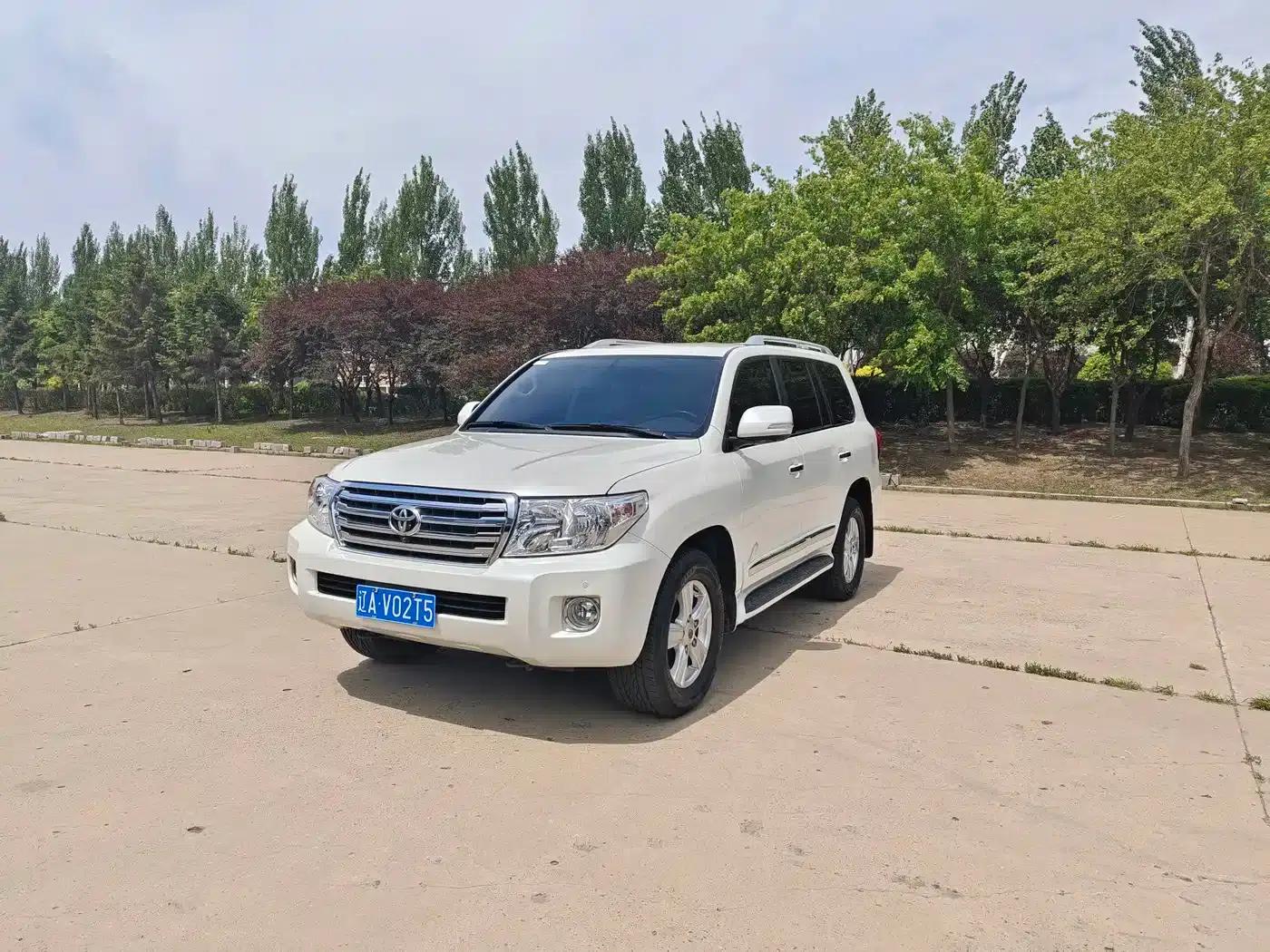 2014 Land Cruiser (Imported) 4.0L GX-R — миниатюра 3