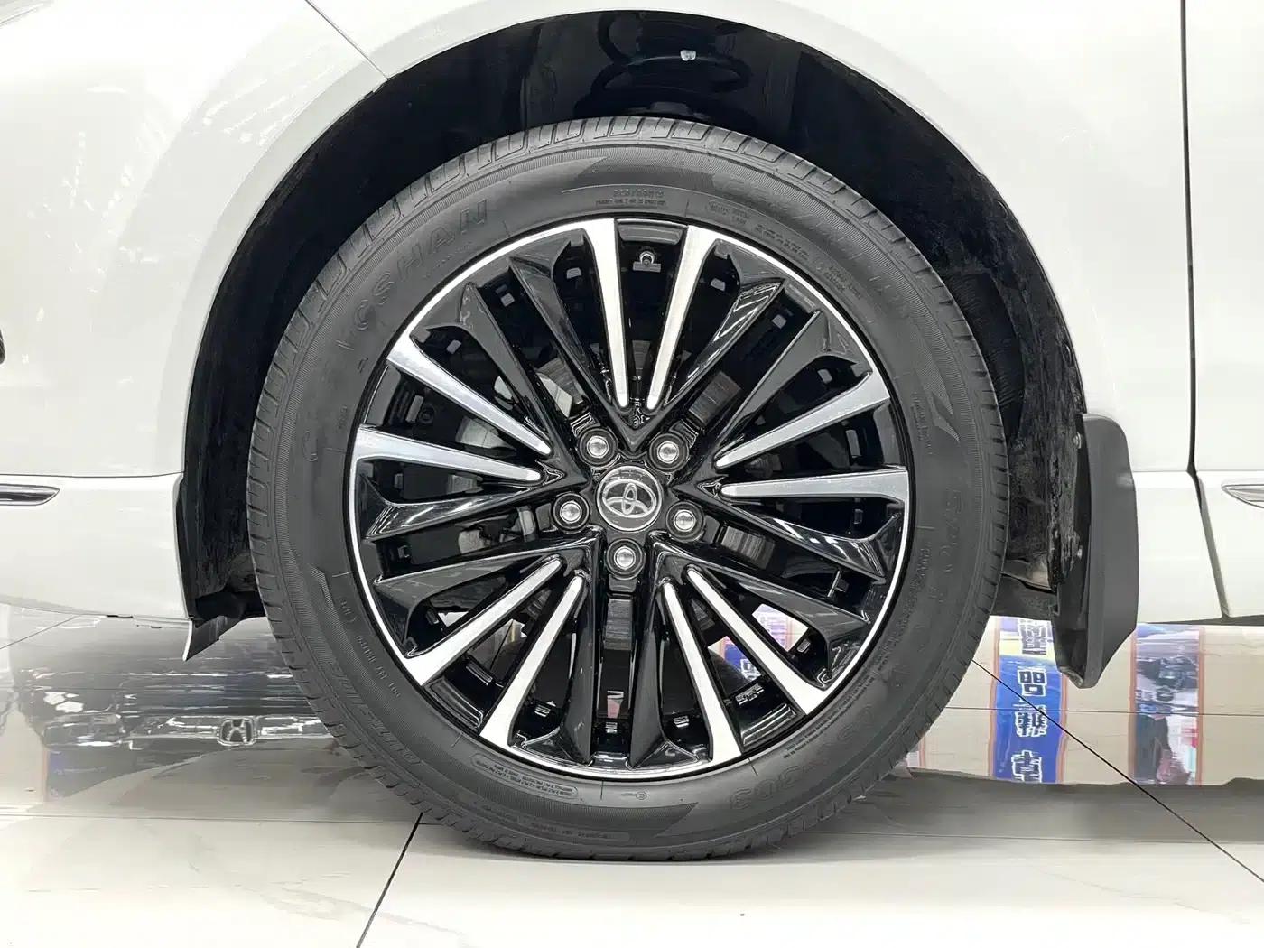 Venza 2023 2.0L CVT 2WD Tech Edition — миниатюра 15