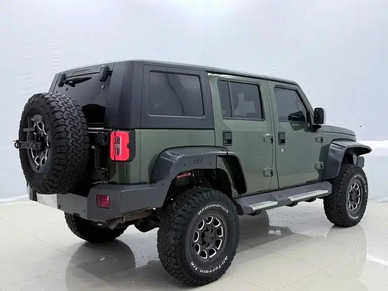 Beijing BJ40 2020 2.3T Automatic 4WD Rainforest Crossing Edition — миниатюра 6
