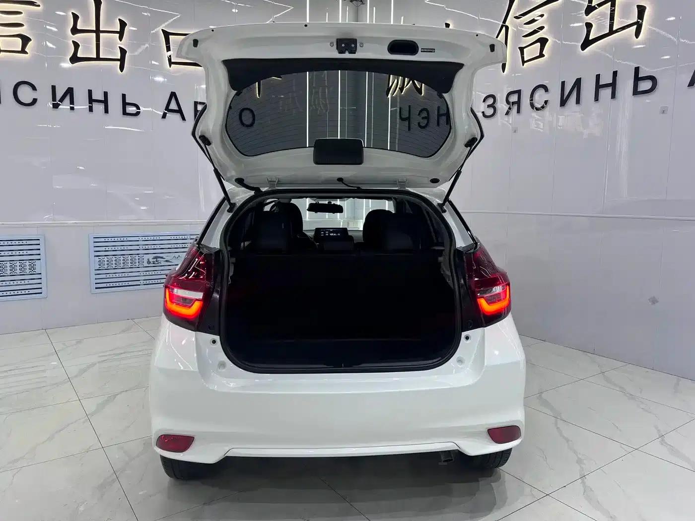 Vios FS 2022 1.5L 20th Anniversary Edition — миниатюра 15