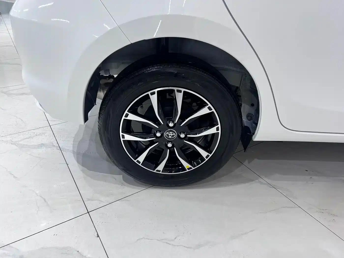 Vios FS 2022 1.5L 20th Anniversary Edition — миниатюра 17