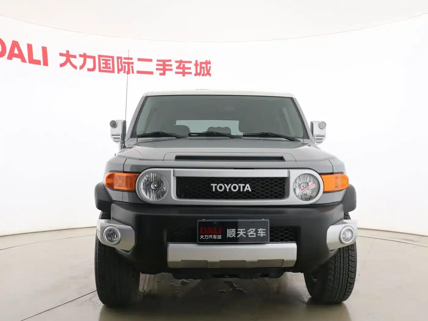 2019 FJ Cruiser 4.0L Middle East Edition — миниатюра 2