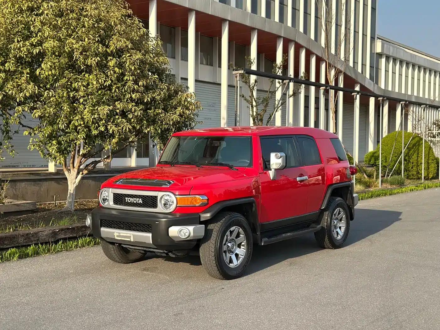 2017 FJ Cruiser 4.0L US Spec — миниатюра 1