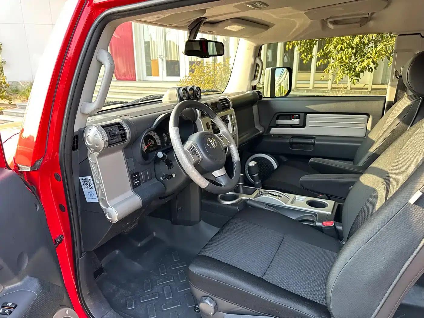 2017 FJ Cruiser 4.0L US Spec — миниатюра 7