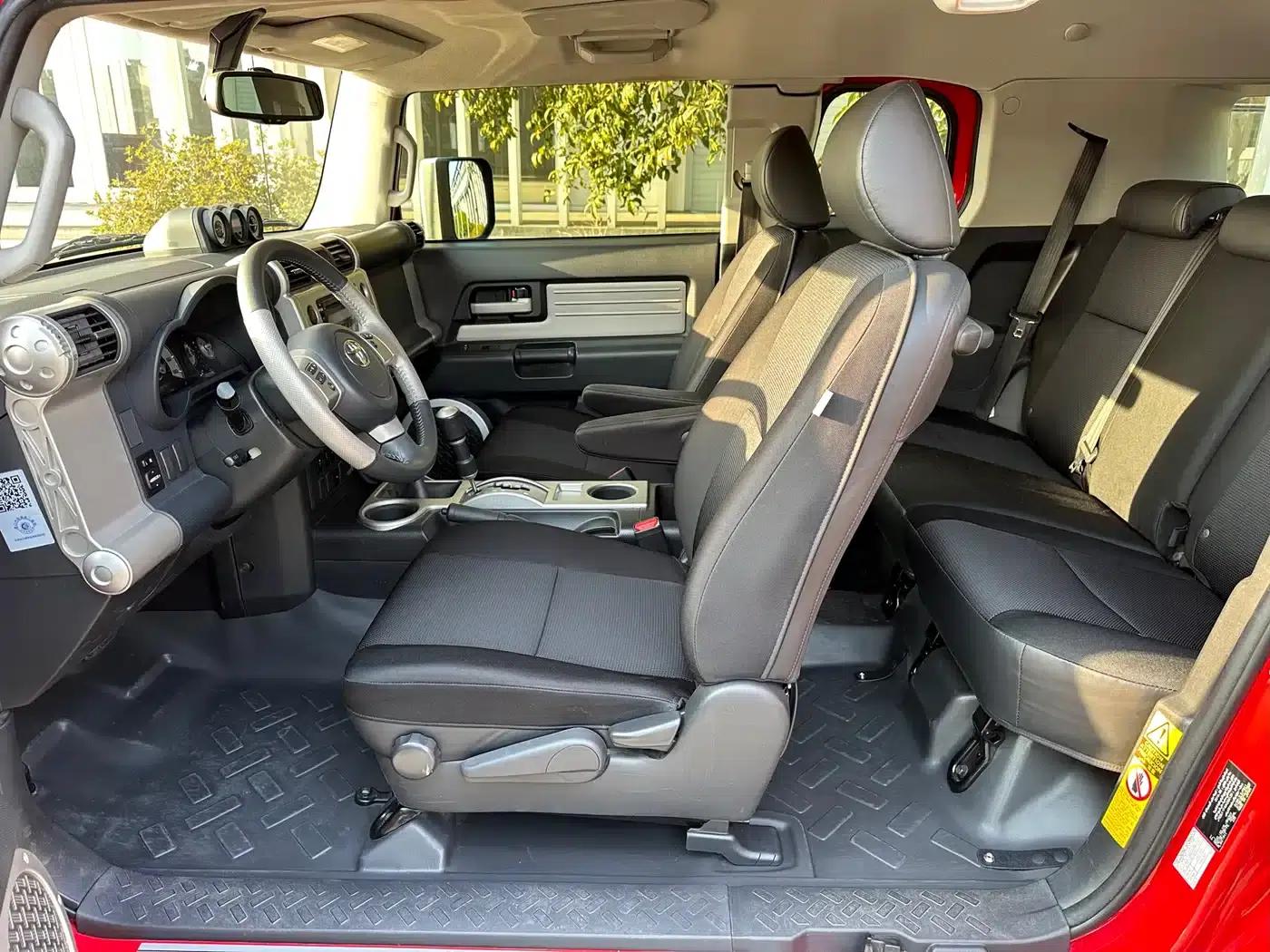 2017 FJ Cruiser 4.0L US Spec — миниатюра 8