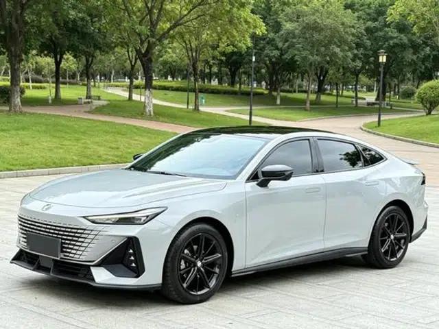 Changan UNI-V 2022 1.5T Premium Edition