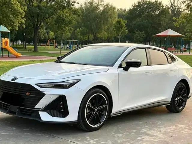 Changan UNI-V 2022 1.5T Premium Edition