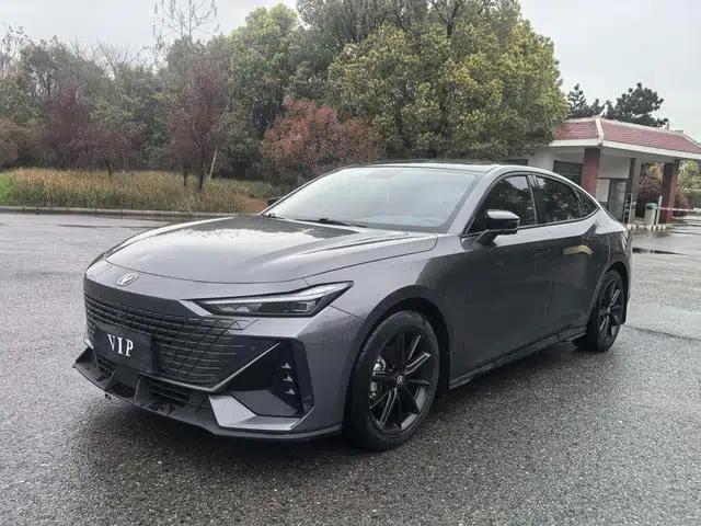 Changan UNI-V 2022 1.5T Premium Edition