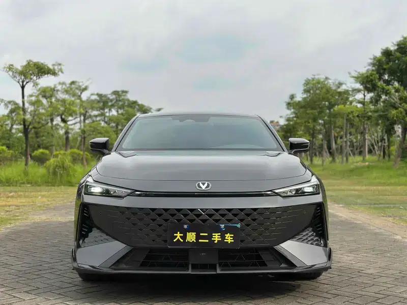 Changan UNI-V 2024 1.5T Premium Sport — миниатюра 2