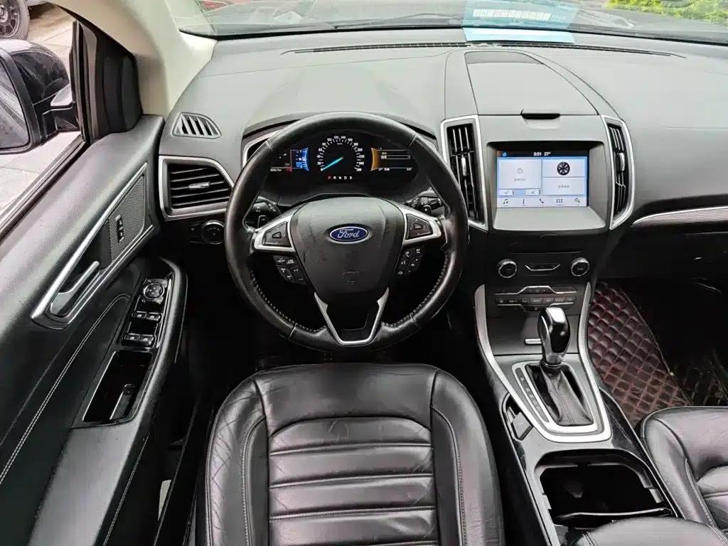 2016 Ford Edge EcoBoost 245 2WD Luxury 7-seater — миниатюра 3