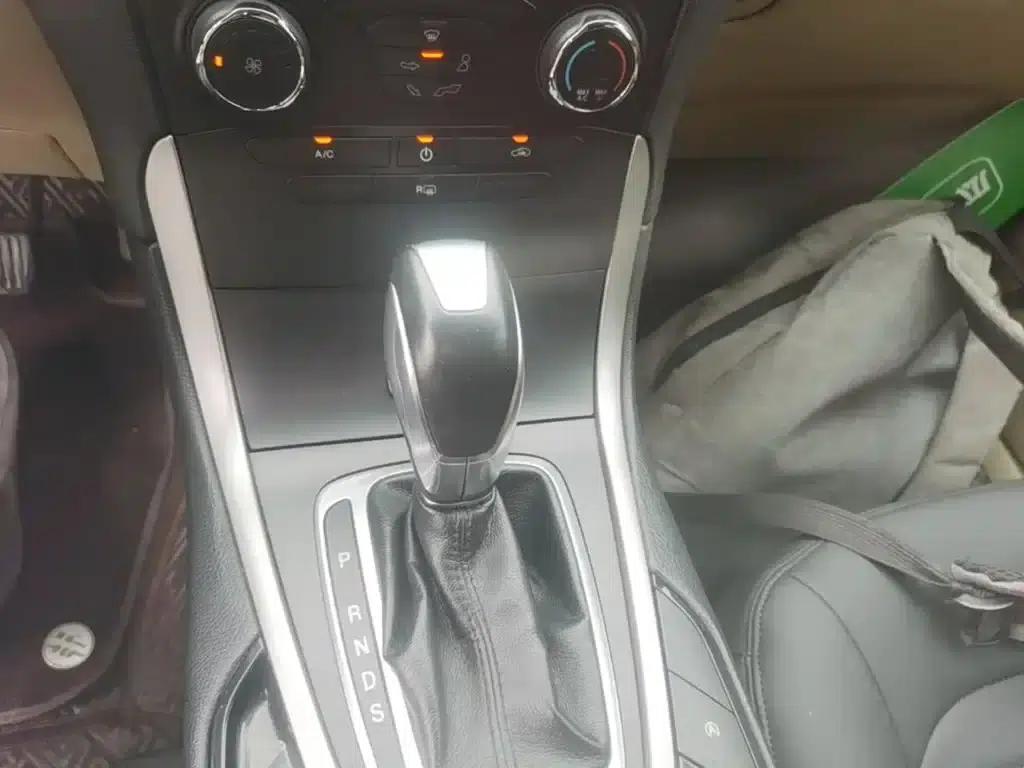 Edge 2015 2.0T GTDi 2WD Elite — миниатюра 14