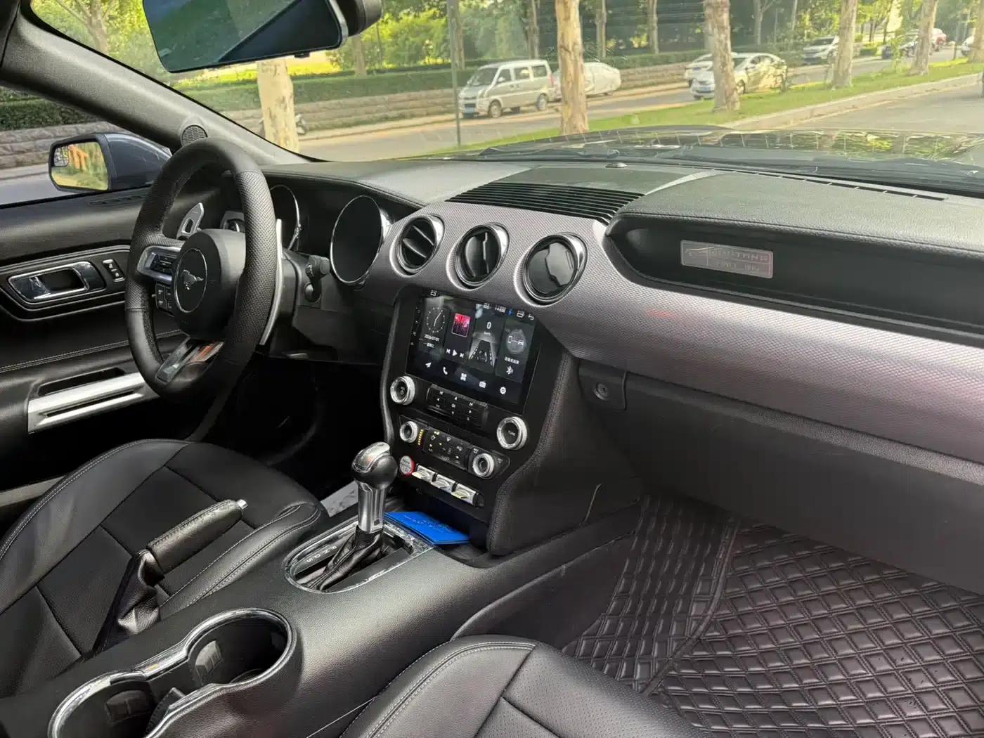 2017 Mustang 2.3T Sport Edition — миниатюра 8