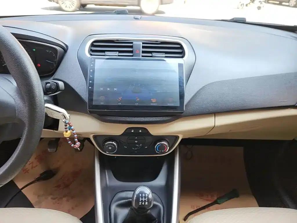 2017 Ford Focus Facelift 1.5L Manual Comfort Model — миниатюра 13