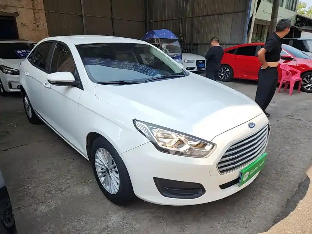 2017 Ford Focus Facelift 1.5L Manual Comfort Model — миниатюра 4