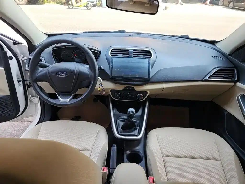 2017 Ford Focus Facelift 1.5L Manual Comfort Model — миниатюра 10