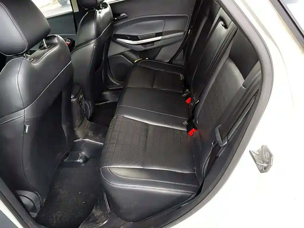 Ford Focus 2015 1.5L Automatic Fashion Edition — миниатюра 24