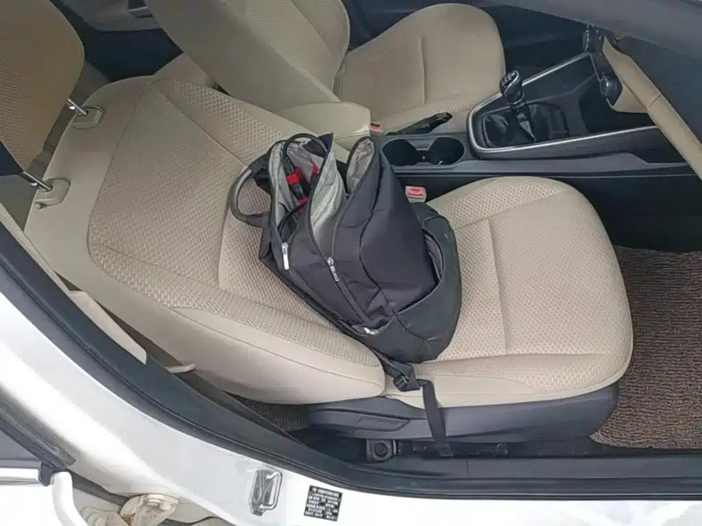 Ford Focus 2015 1.5L Manual Comfort Model — миниатюра 25