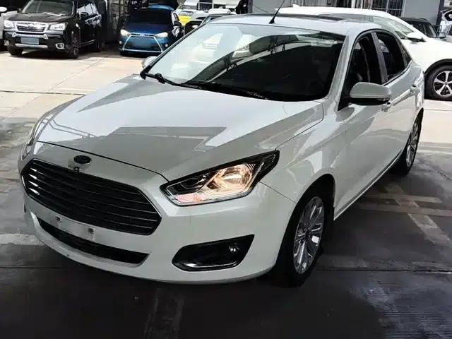 Ford Focus 2015 1.5L Automatic Fashion Edition