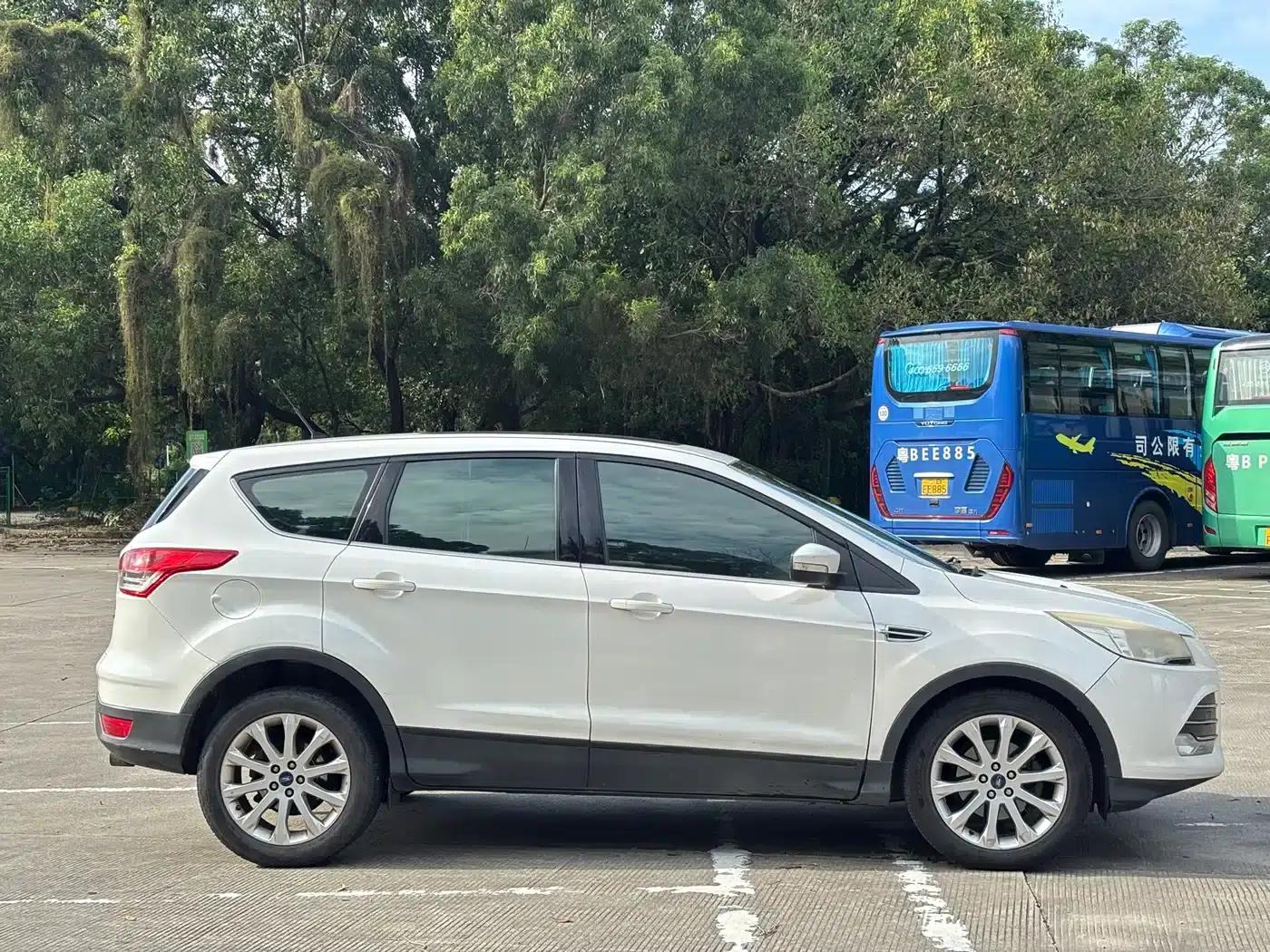 Ford Kuga 2013 1.6L GTDi 2WD Fashion Edition — миниатюра 6