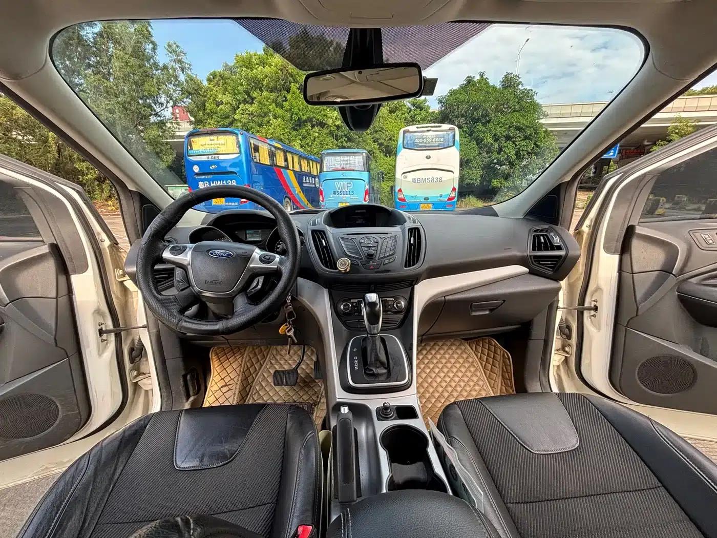Ford Kuga 2013 1.6L GTDi 2WD Fashion Edition — миниатюра 8