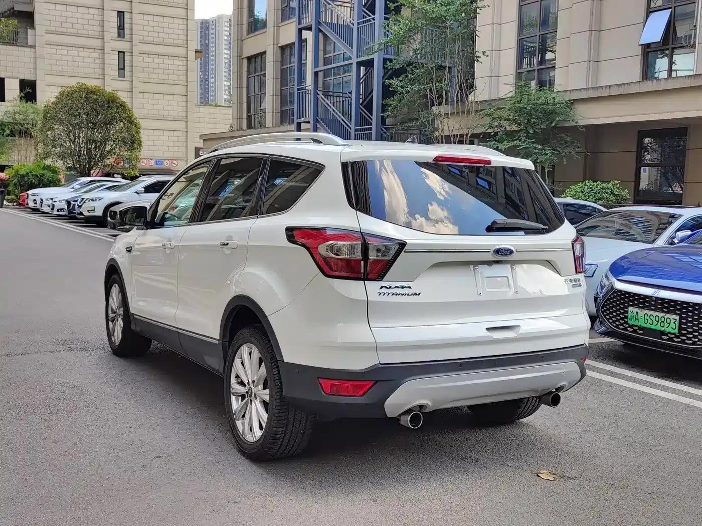 2017 Ford Kuga EcoBoost 245 AWD Premium — миниатюра 5
