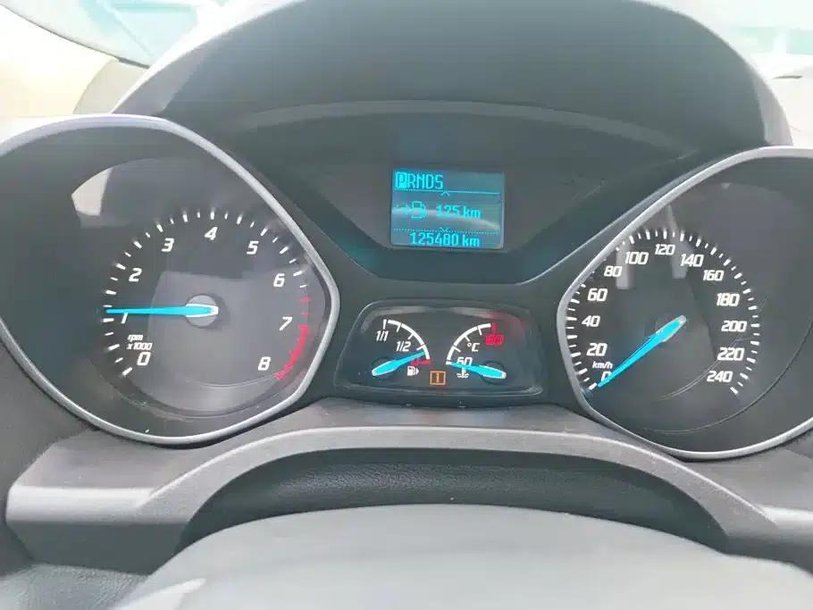 Ford Kuga 2013 1.6L GTDi 2WD Fashion Edition — миниатюра 14