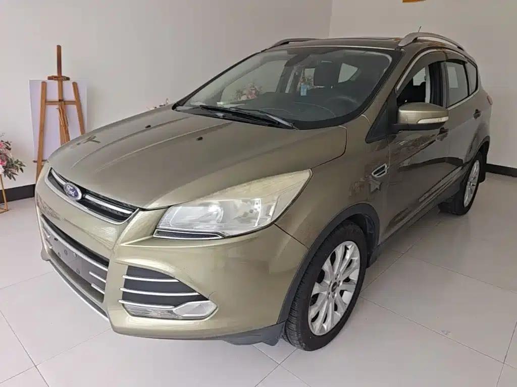 Ford Kuga 2015 1.5L GTDi 2WD Fashion Edition — миниатюра 2