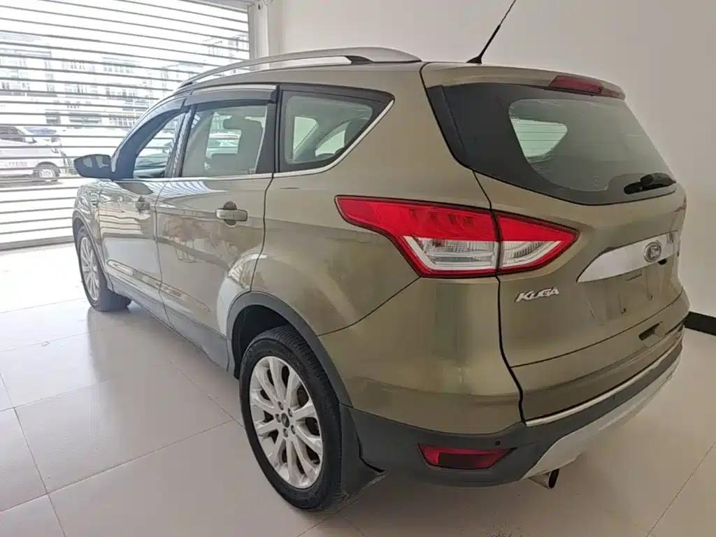 Ford Kuga 2015 1.5L GTDi 2WD Fashion Edition — миниатюра 5