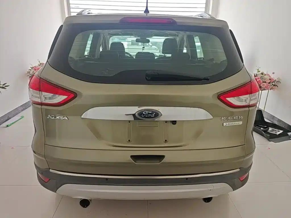 Ford Kuga 2015 1.5L GTDi 2WD Fashion Edition — миниатюра 6