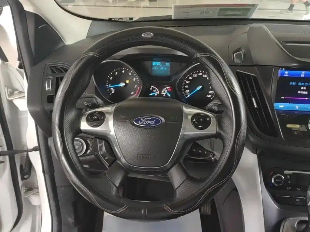 Ford Kuga 2015 1.5L GTDi 2WD Fashion Edition — миниатюра 11