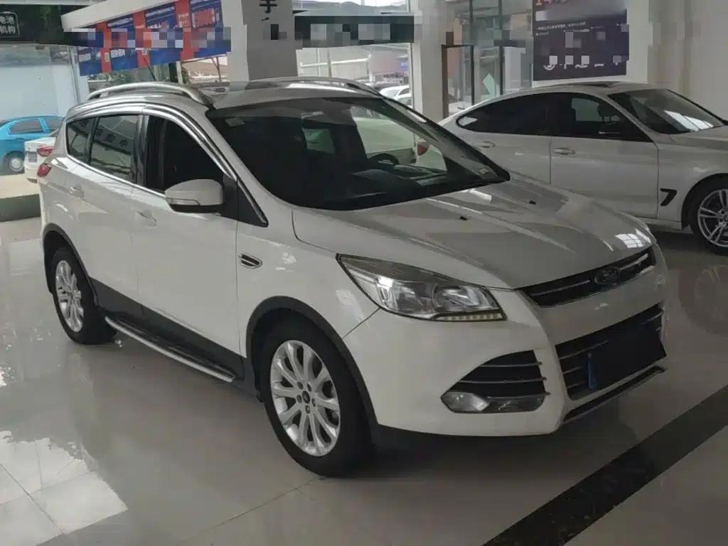 Ford Kuga 2015 1.5L GTDi 2WD Fashion Edition — миниатюра 4
