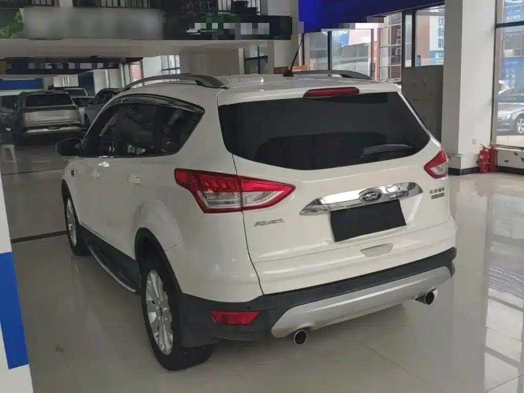 Ford Kuga 2015 1.5L GTDi 2WD Fashion Edition — миниатюра 5