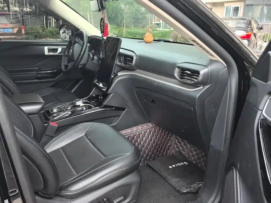 2020 Ford Explorer EcoBoost 285 4WD Fashion Edition 7-seater — миниатюра 8