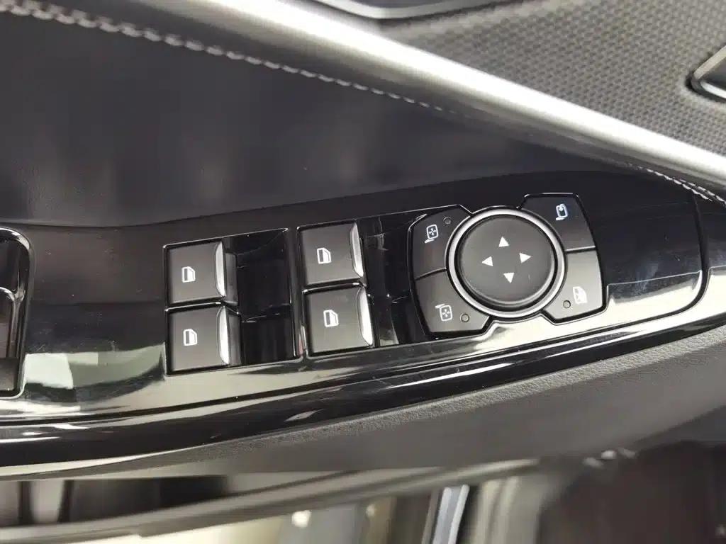 Explorer 2023 EcoBoost 285 4WD Fashion Plus Edition 7-Seater — миниатюра 9