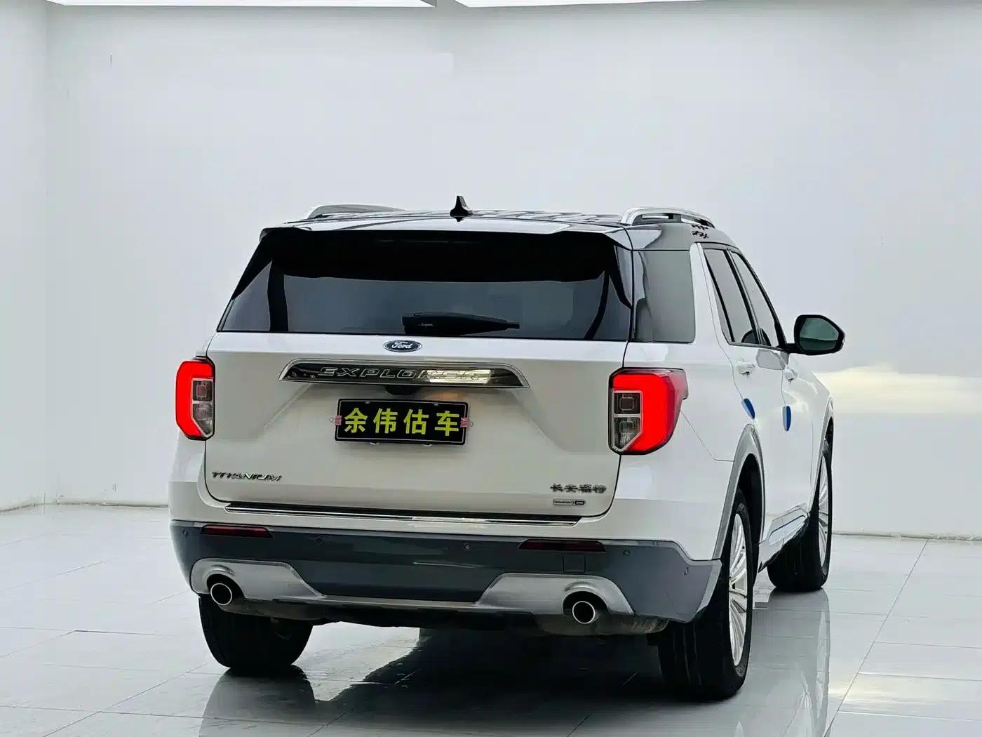 2020 Ford Explorer EcoBoost 285 AWD Titanium Edition 7-Seater — миниатюра 7