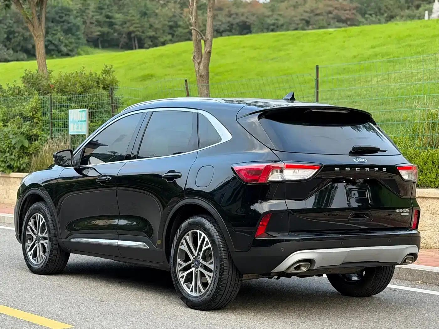 Escape 2020 EcoBoost 245 2WD Premium Edition — миниатюра 5