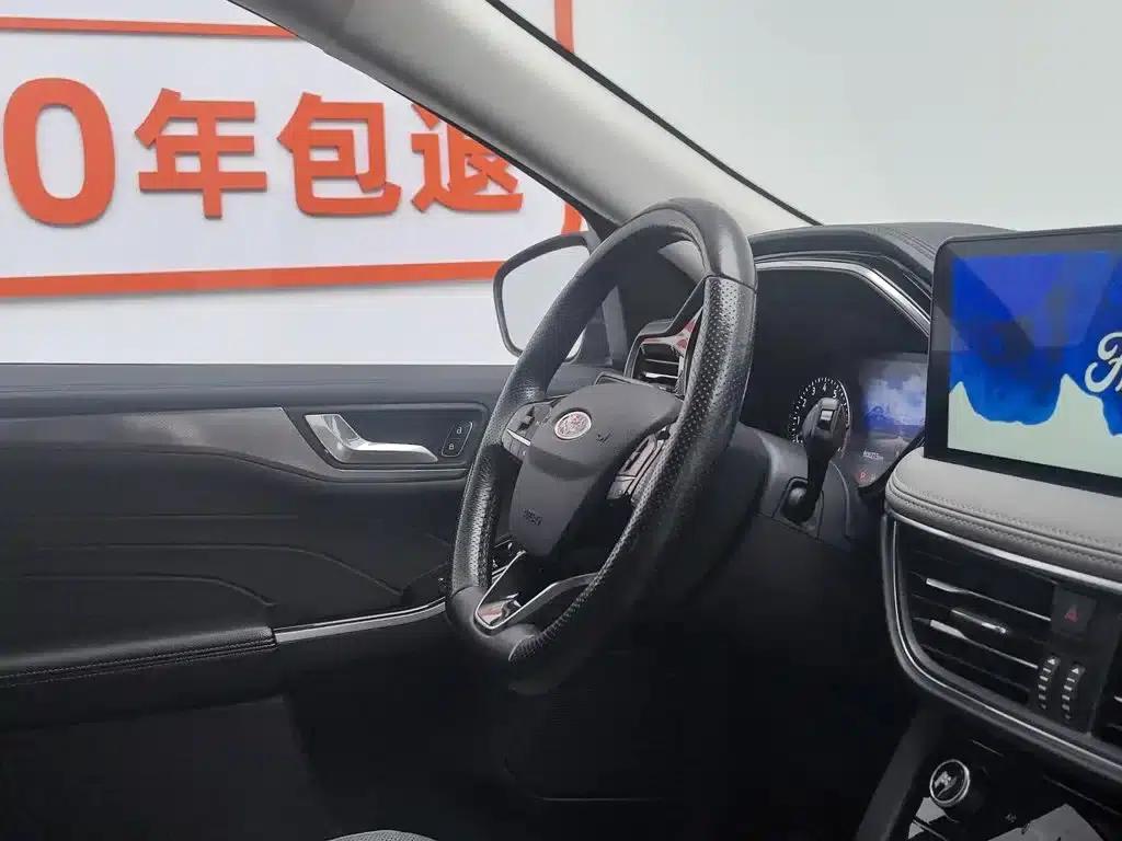 Escape 2020 EcoBoost 245 2WD Premium Edition — миниатюра 22