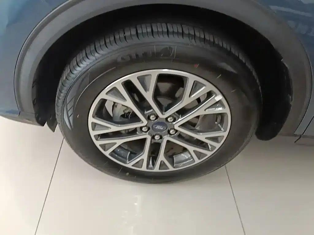 Escape 2020 EcoBoost 245 2WD Premium Edition — миниатюра 23